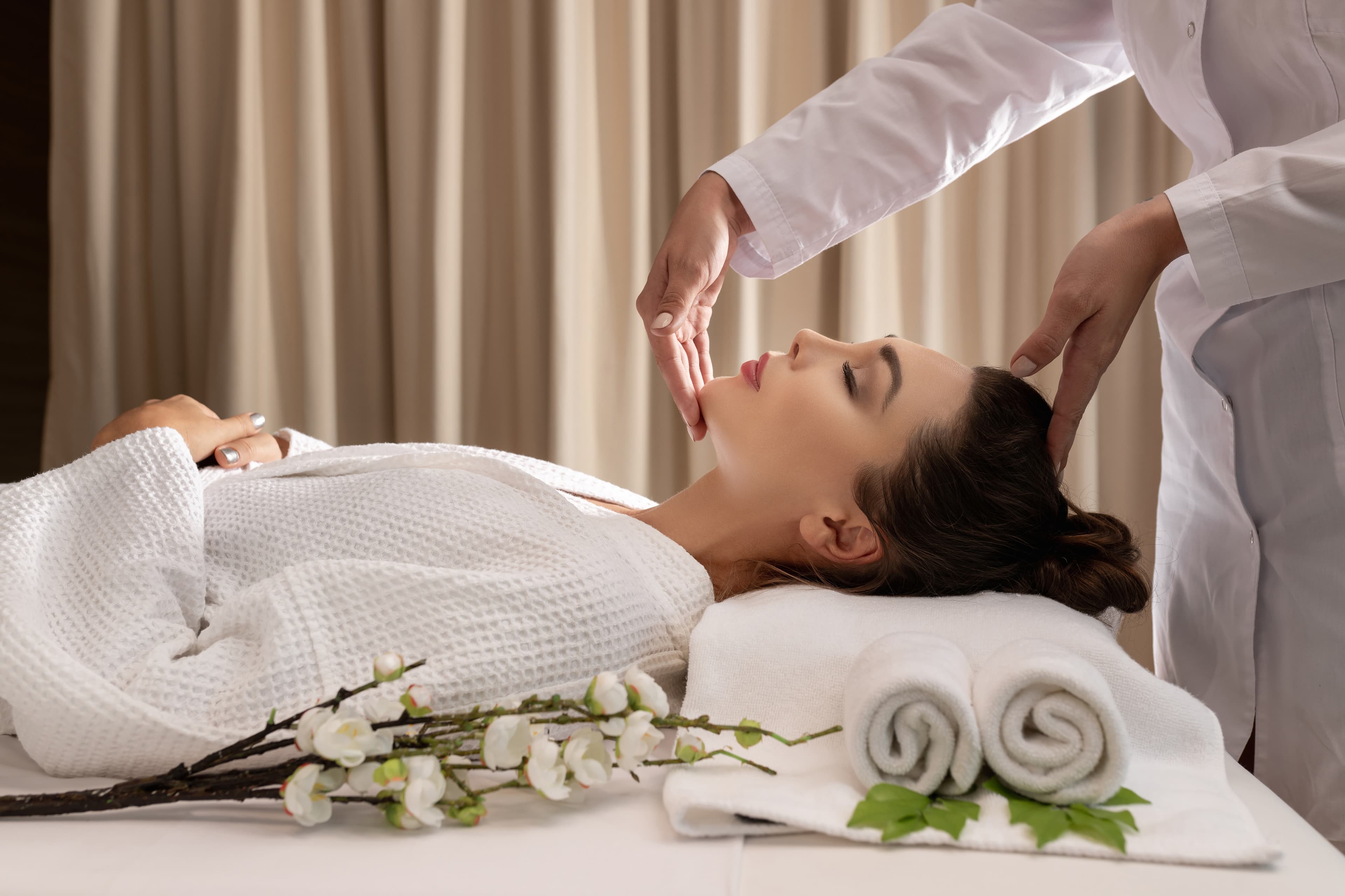 How a Hot Stone Massage Works